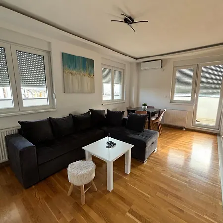 Paprikovac Apartment *